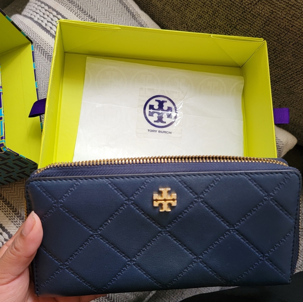 Tory burch wallet